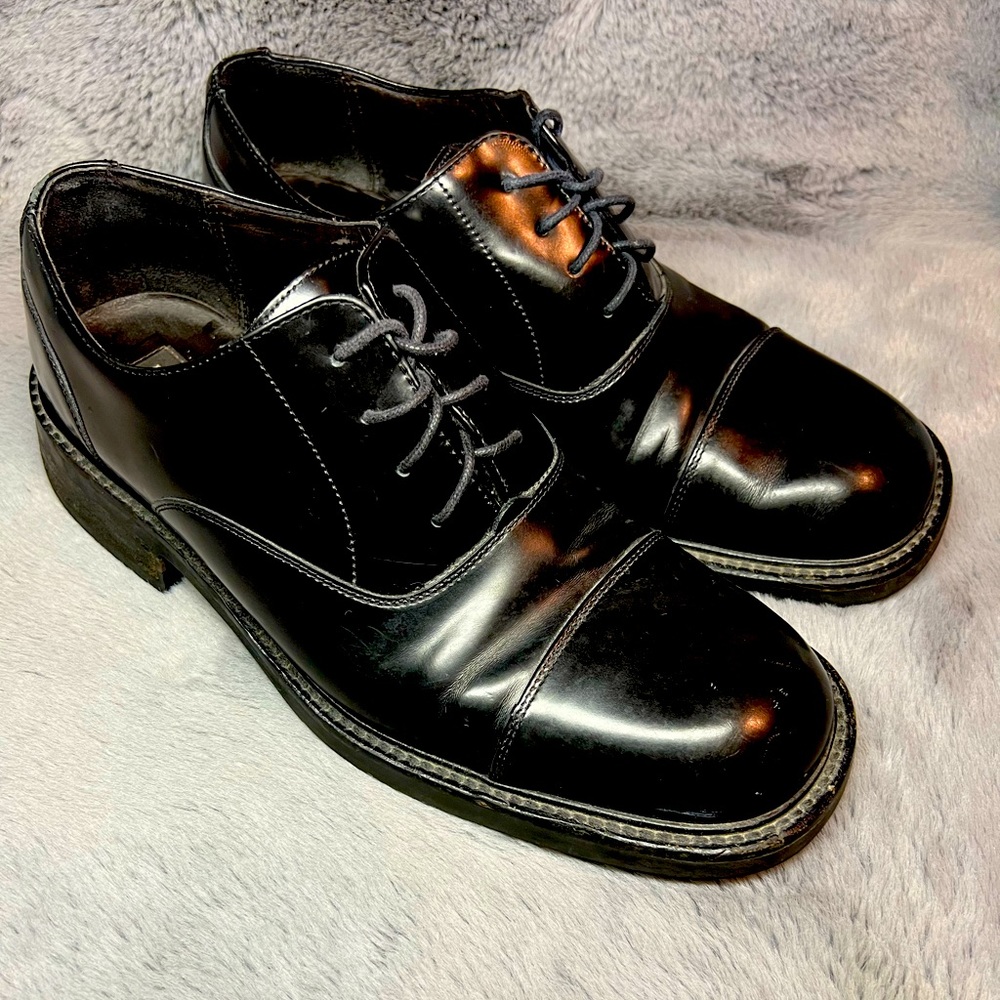 Men’s size 10 Kenneth Cole Oxfords Dress shoes